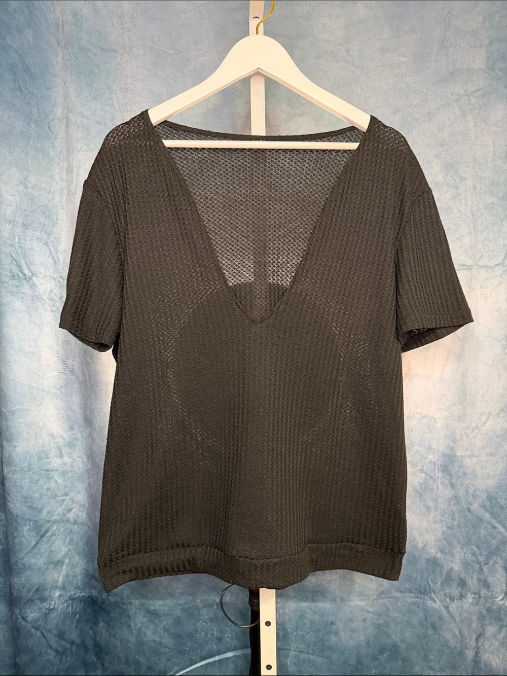Men's Black Deep V-Neck Cut Short Sleeve Knit Tee Size Large
